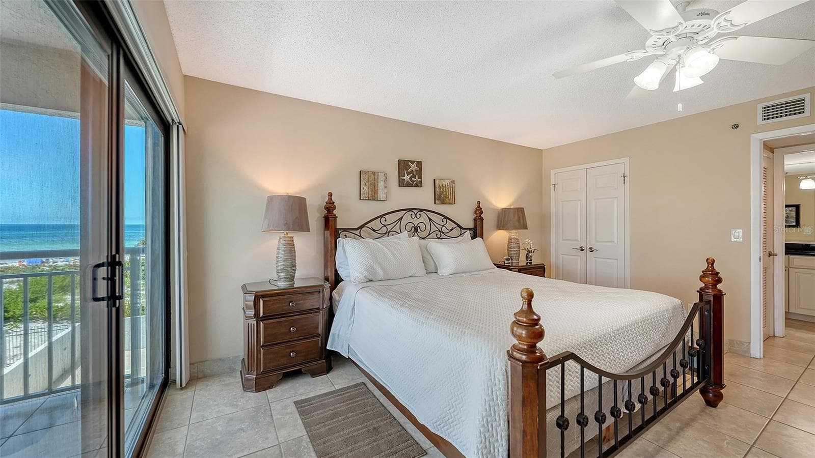 Condominium at 1001 POINT OF ROCKS RD #310, SARASOTA, photo 9 of 33