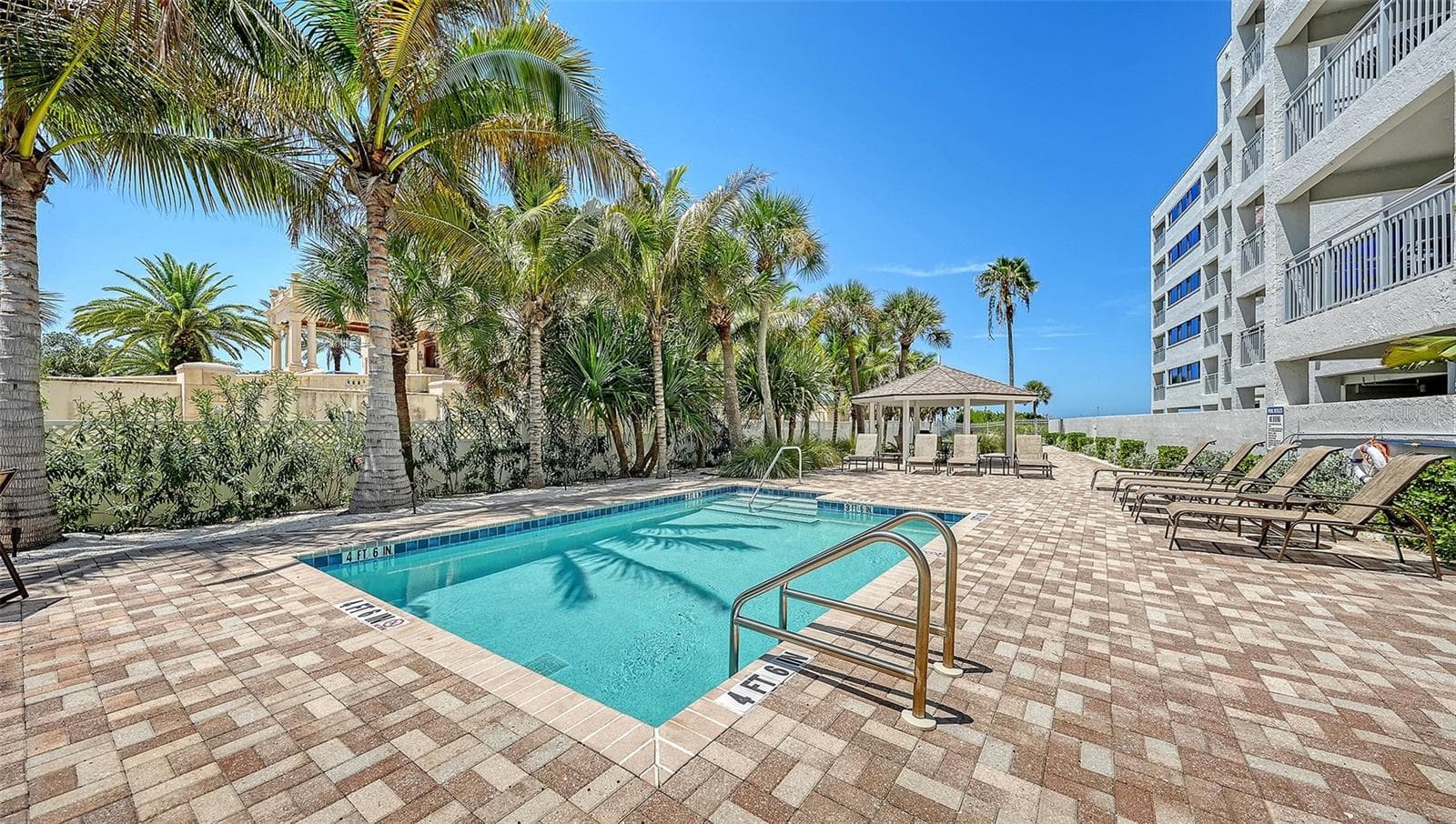 Condominium at 1001 POINT OF ROCKS RD #310, SARASOTA, photo 16 of 33
