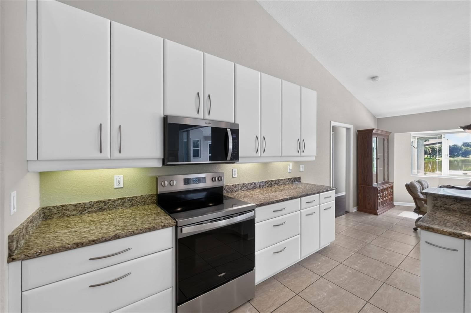 Kitchen - 8 SPORTSMAN RD, ROTONDA WEST