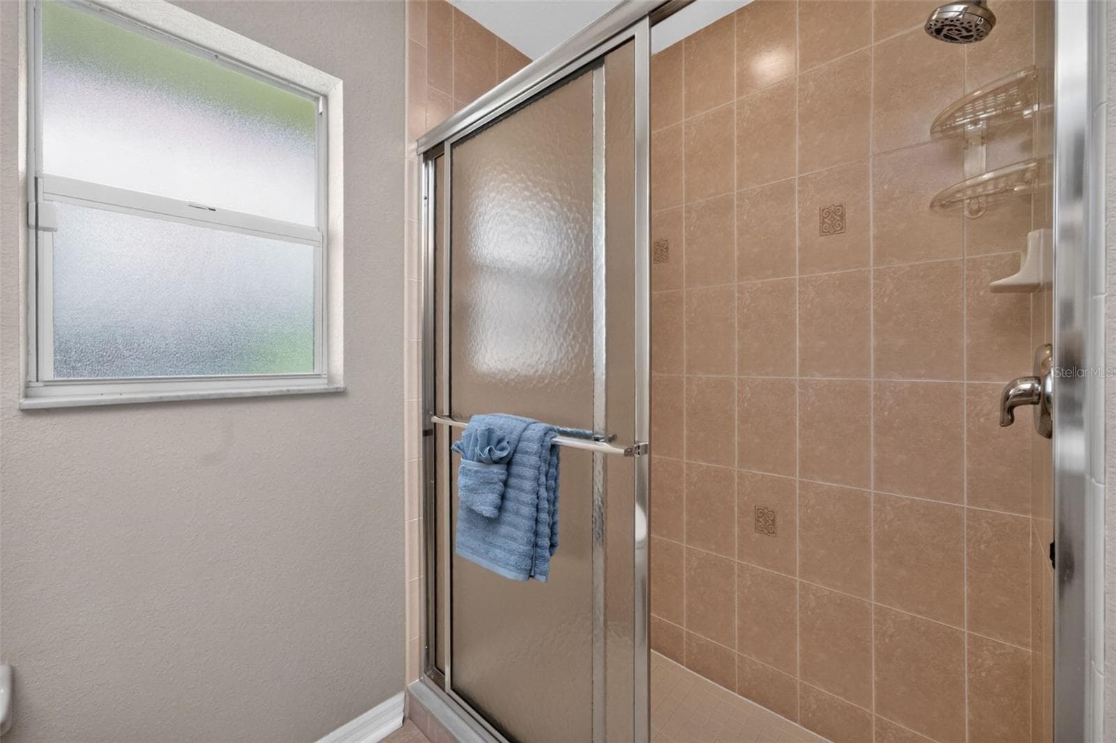 Guest Bathroom - 8 SPORTSMAN RD, ROTONDA WEST