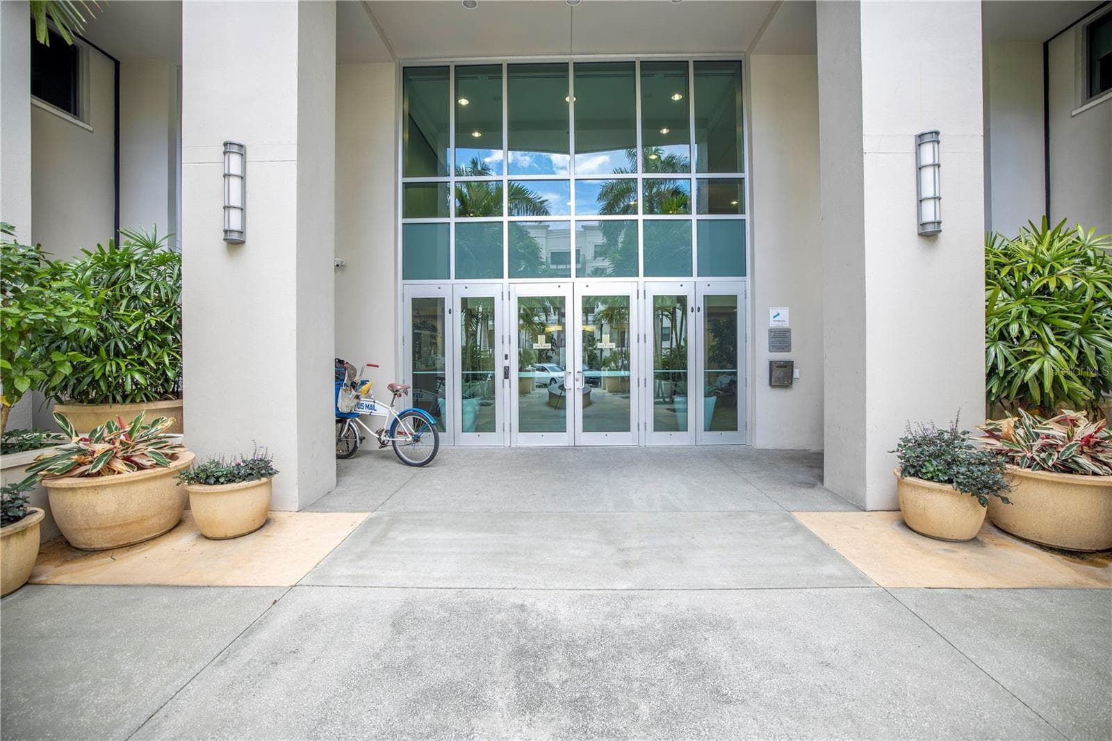 Condominium at 400 4TH AVE S #701, ST PETERSBURG, photo 3 of 62