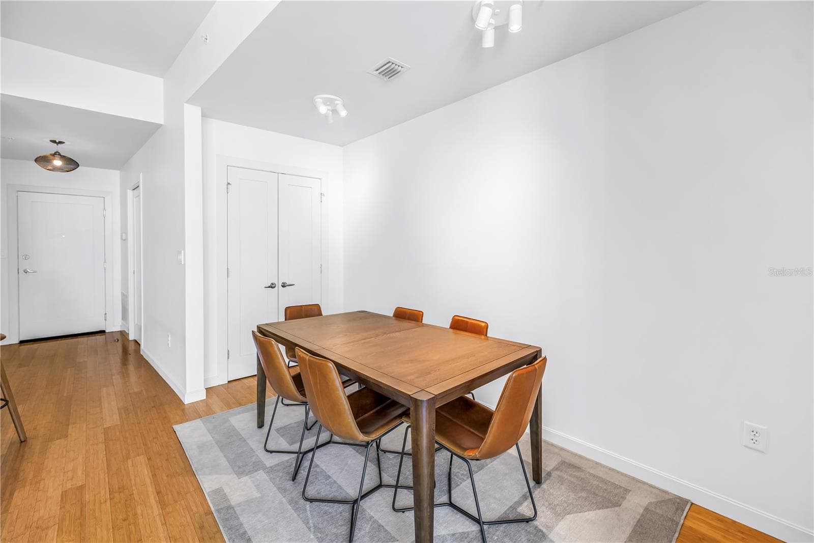 Condominium at 400 4TH AVE S #701, ST PETERSBURG, photo 16 of 62