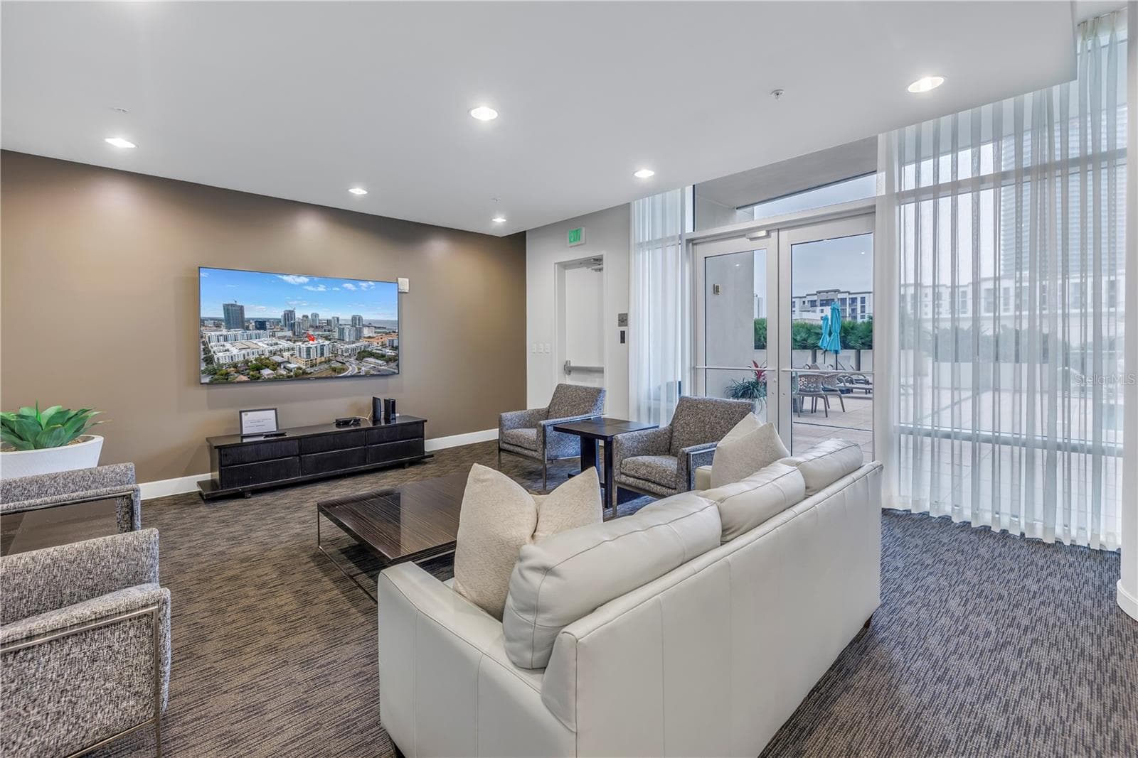 Condominium at 400 4TH AVE S #701, ST PETERSBURG, photo 46 of 62