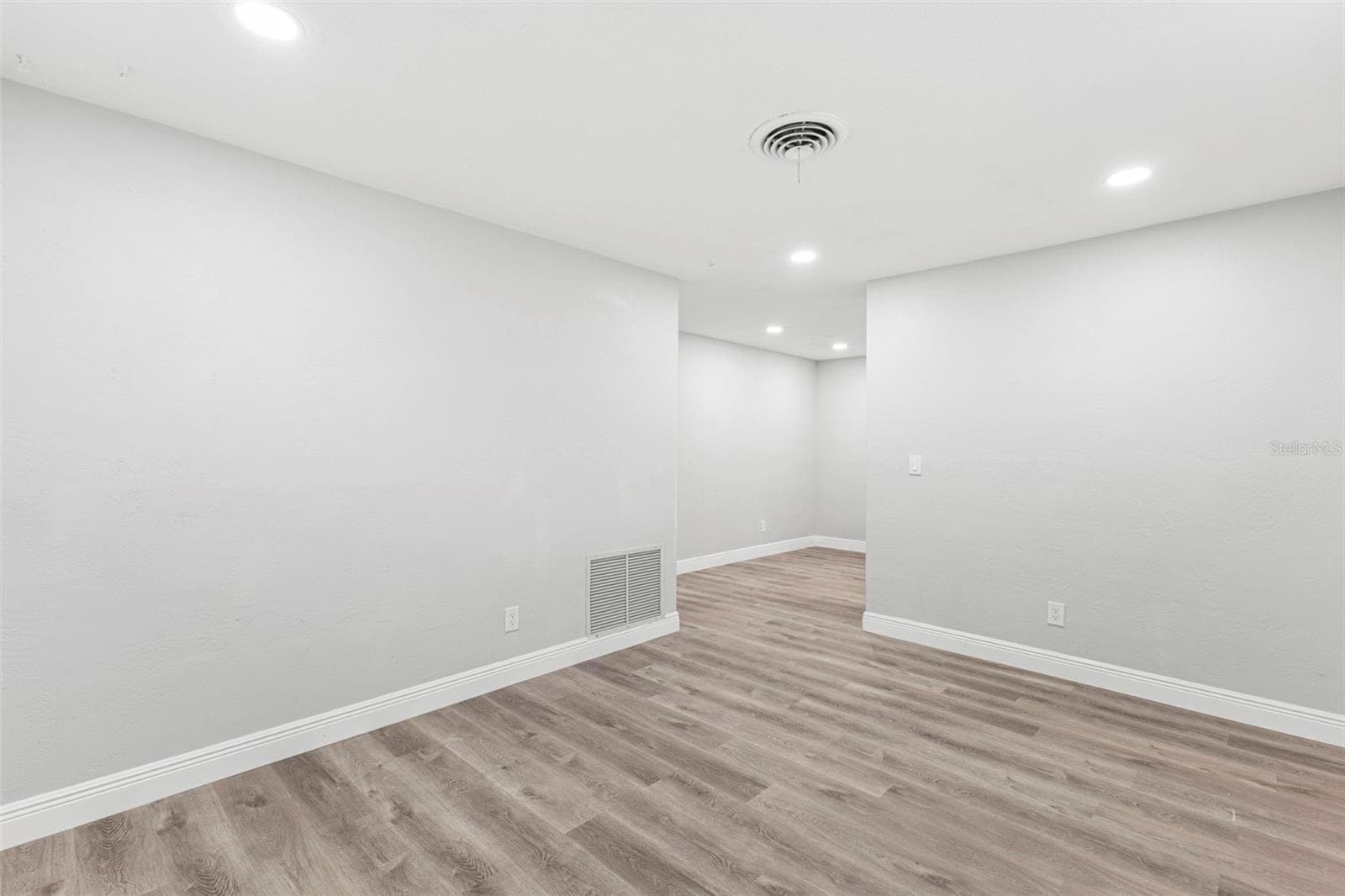 Single Family Residence at 2443 26TH AVE S, ST PETERSBURG, photo 5 of 24