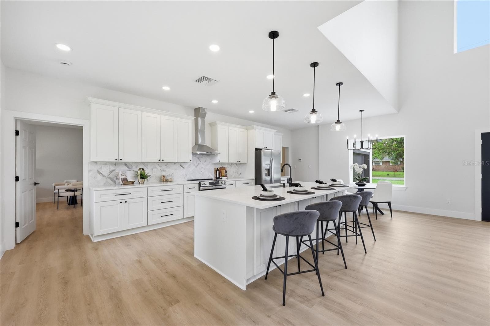 Open kitchen with ample counter space - 351 E WILDMERE AVE, LONGWOOD