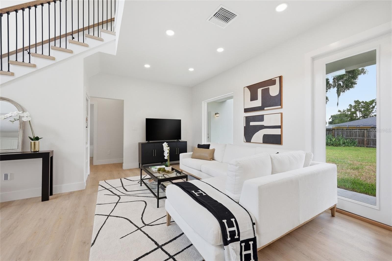 Living Room - 351 E WILDMERE AVE, LONGWOOD