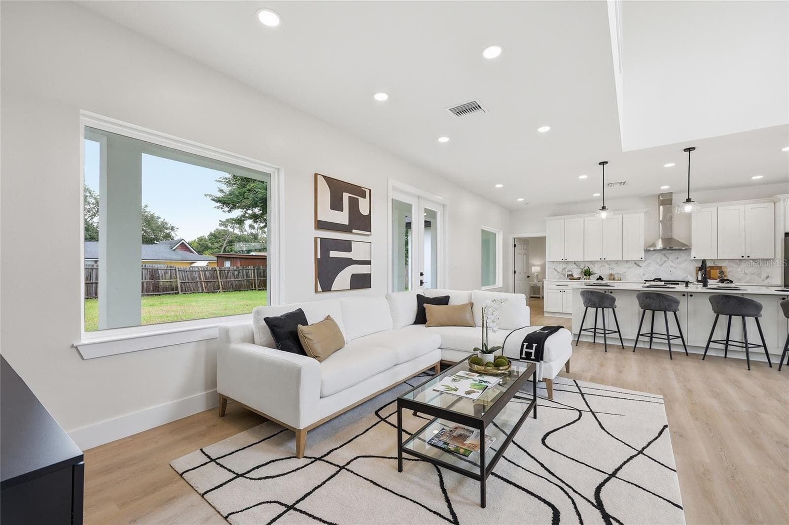 Living Room - 351 E WILDMERE AVE, LONGWOOD