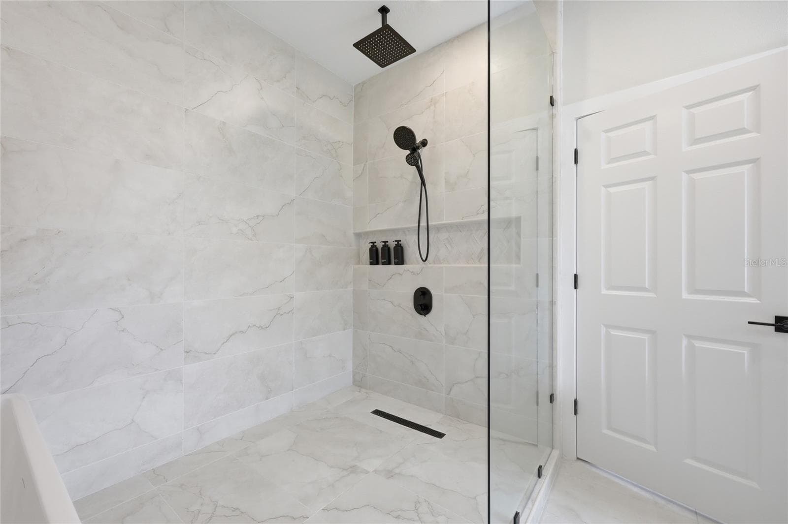 Primary Bathroom – Oversized Shower - 351 E WILDMERE AVE, LONGWOOD