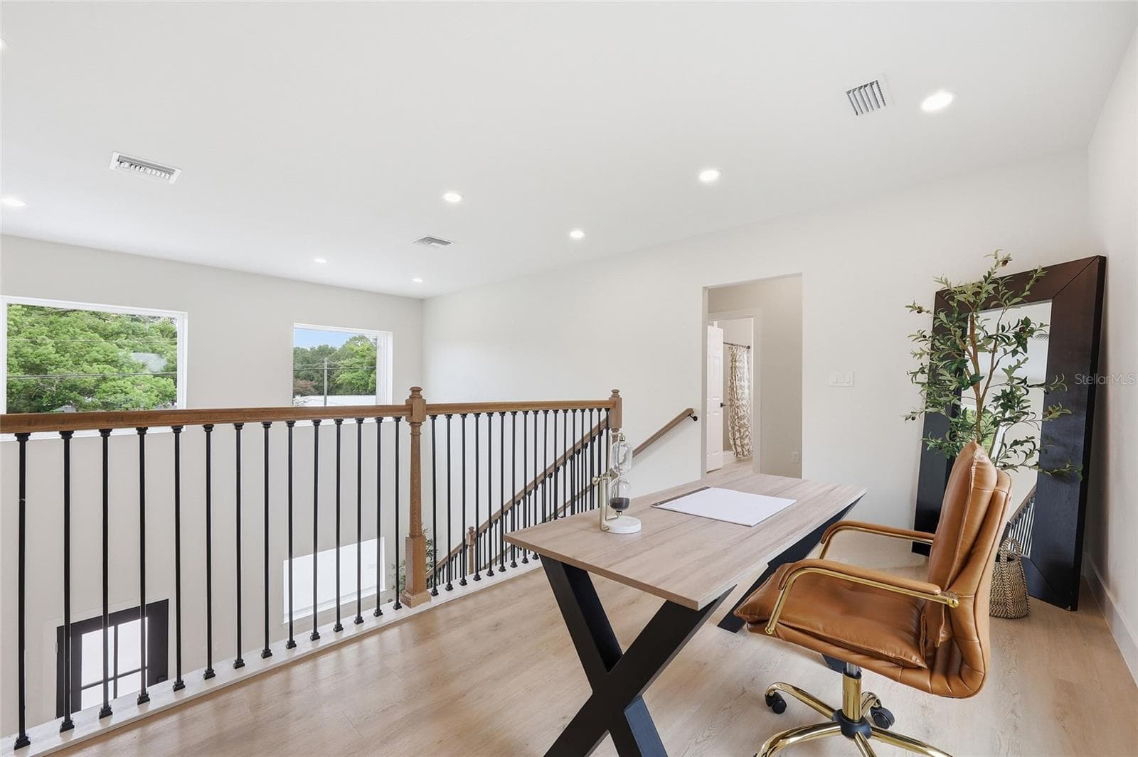 Bonus Loft - 351 E WILDMERE AVE, LONGWOOD