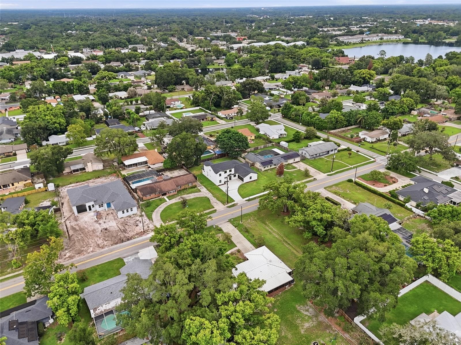 Neighborhood overview - 351 E WILDMERE AVE, LONGWOOD