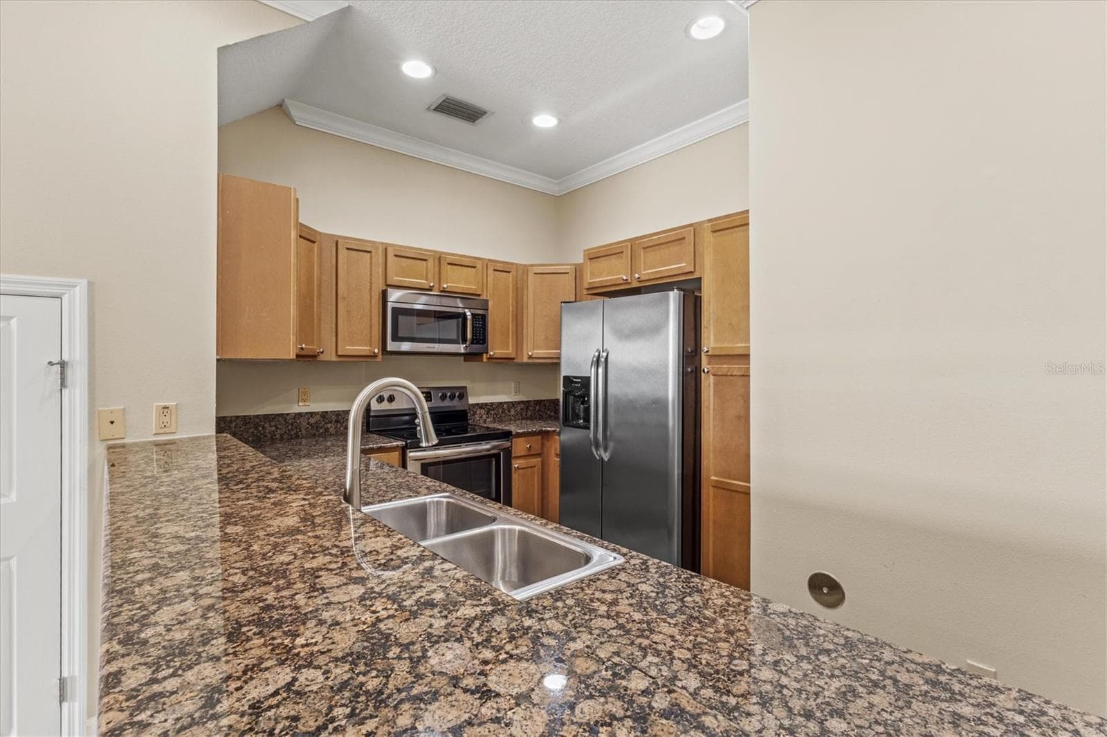Townhouse at 212 S DAKOTA AVE #E, TAMPA, photo 11 of 93