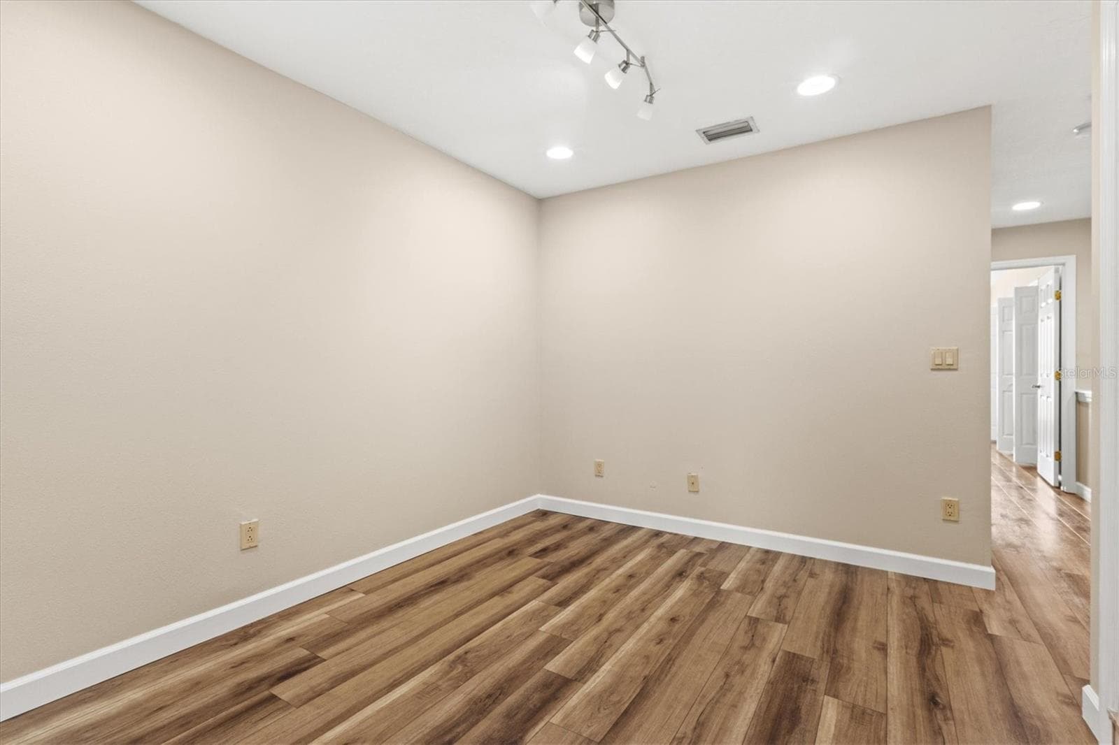 Townhouse at 212 S DAKOTA AVE #E, TAMPA, photo 37 of 93