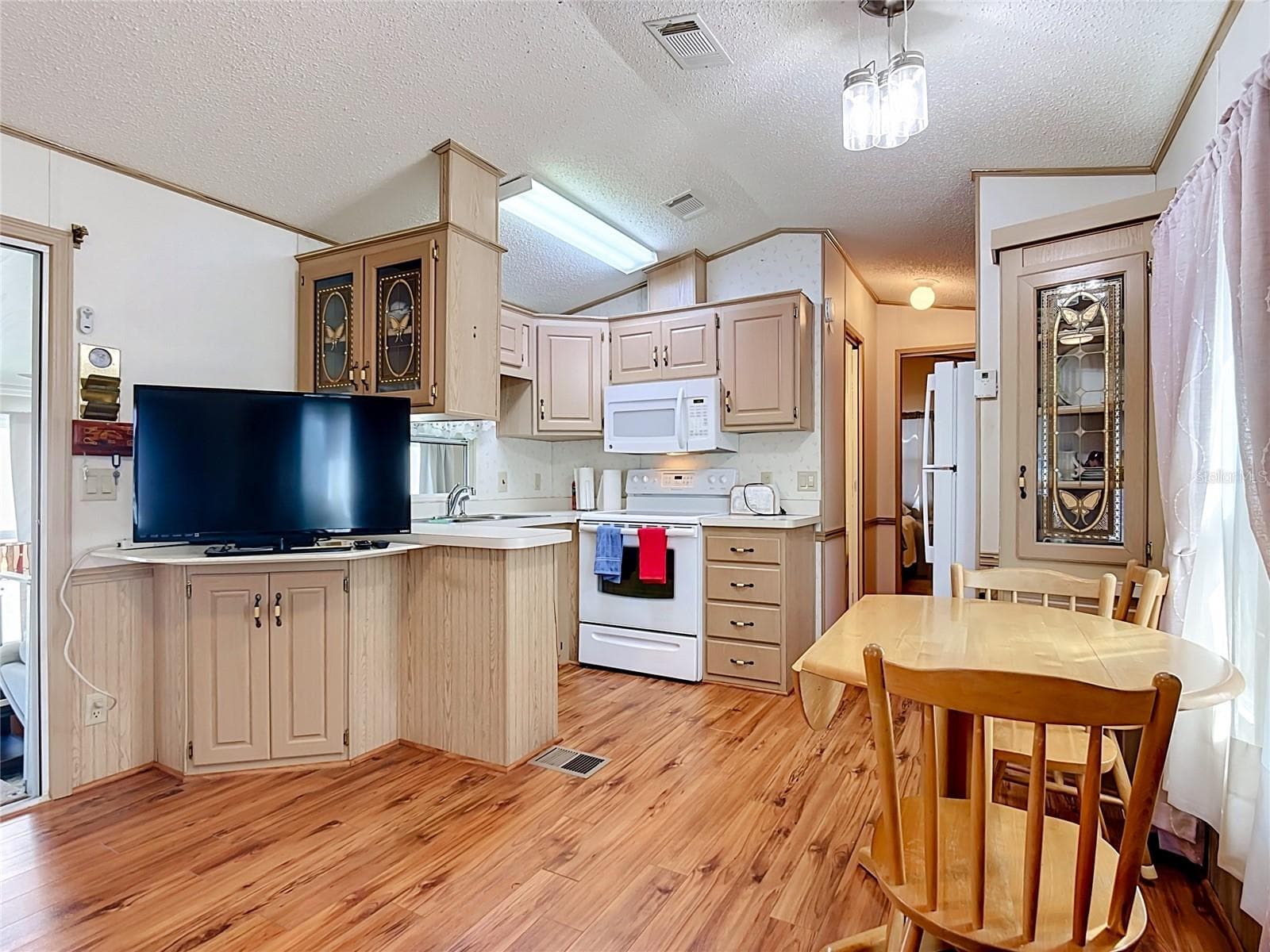 Living/Kitchen/Dining - 9000 US HWY 192 #81, CLERMONT