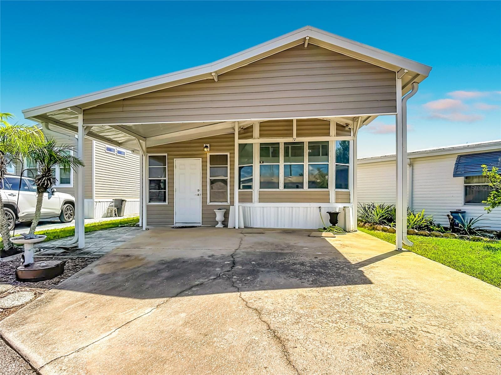 Great parking - 9000 US HWY 192 #81, CLERMONT