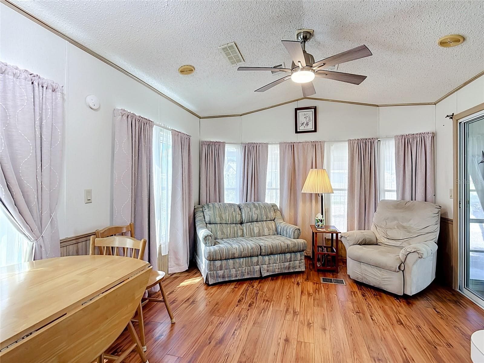 Living area - 9000 US HWY 192 #81, CLERMONT