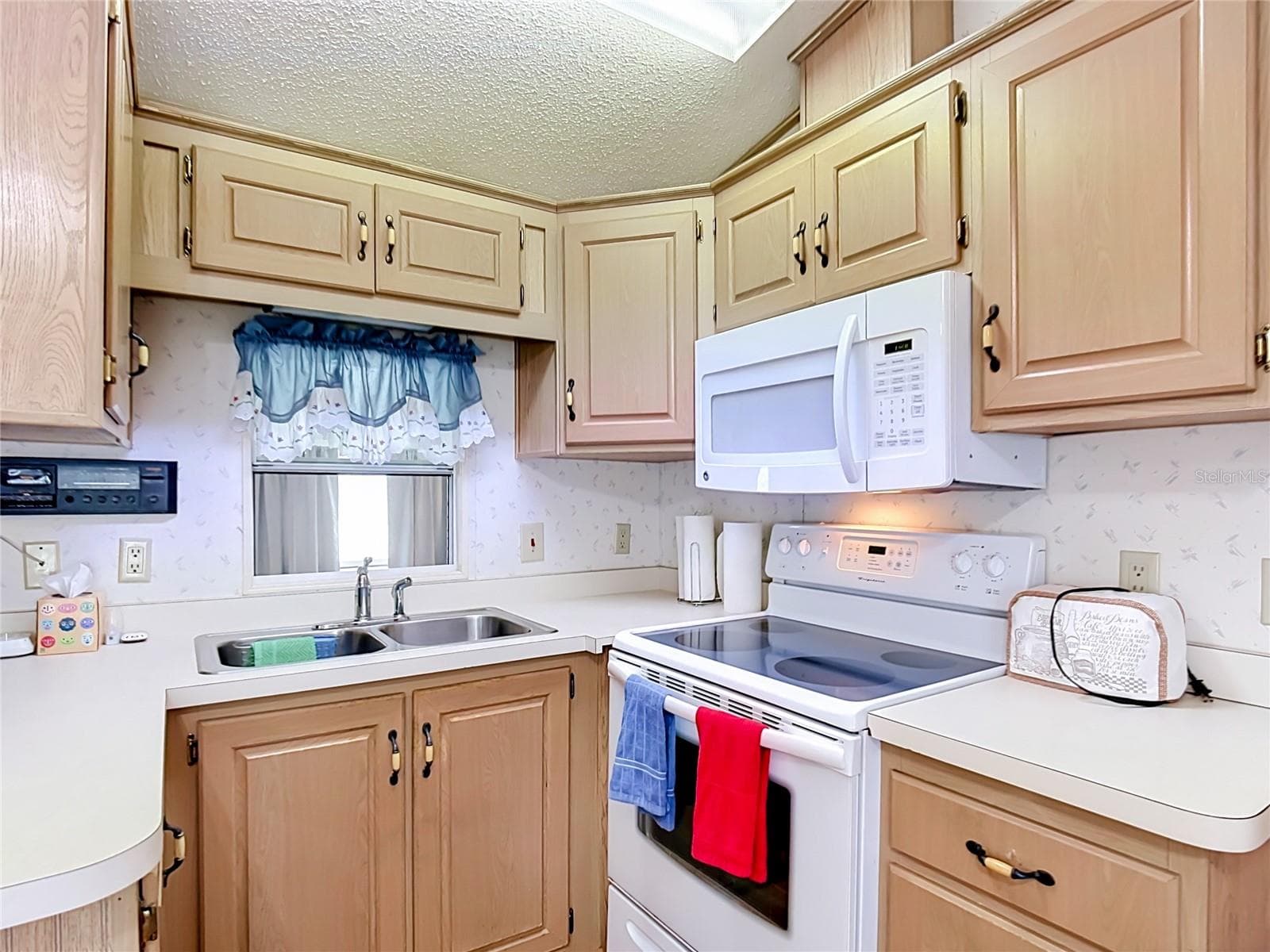 Kitchen - 9000 US HWY 192 #81, CLERMONT