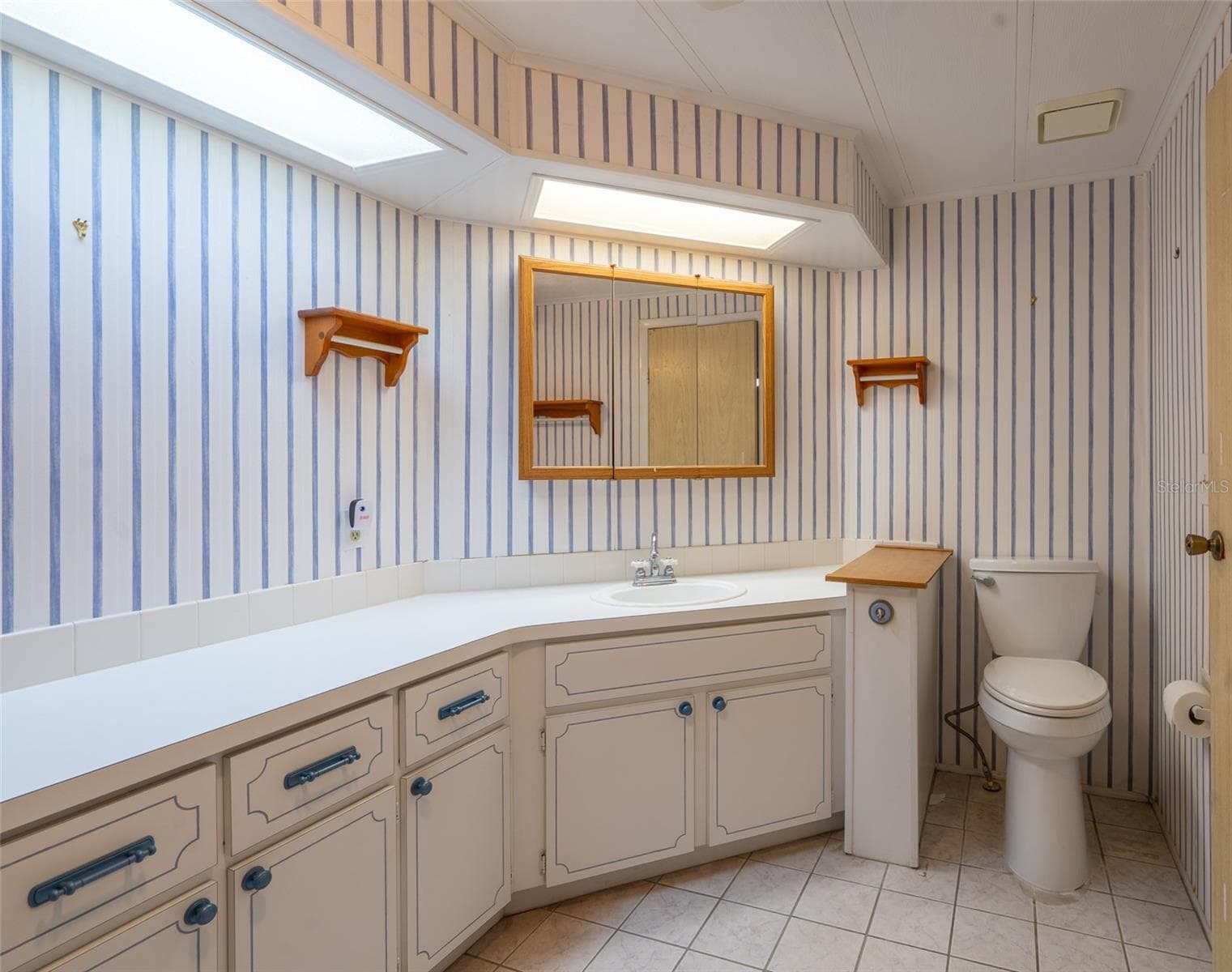 Second Bath - 1021 HILLTOP RD, TAVARES