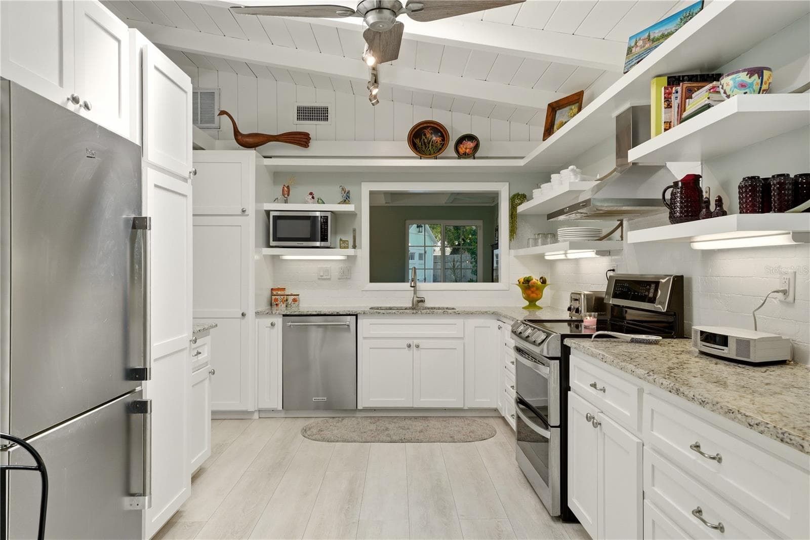 Single Family Residence at 3424 OLD OAK DR, SARASOTA, photo 14 of 52