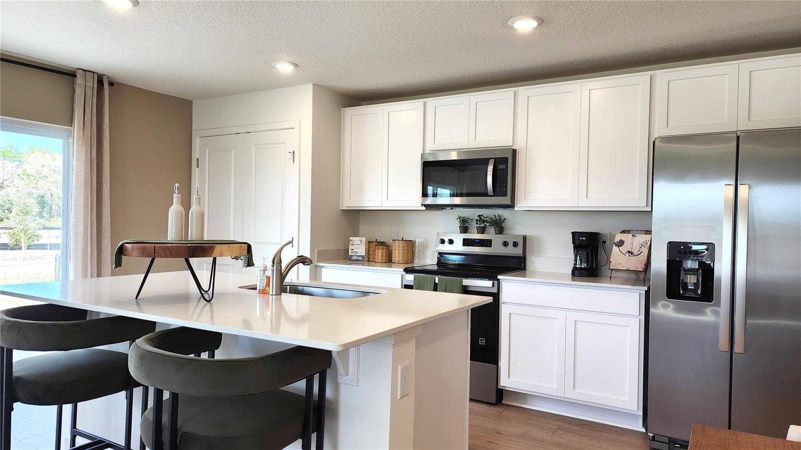 Townhouse at 534 REMICK ST, OSTEEN, photo 3 of 26