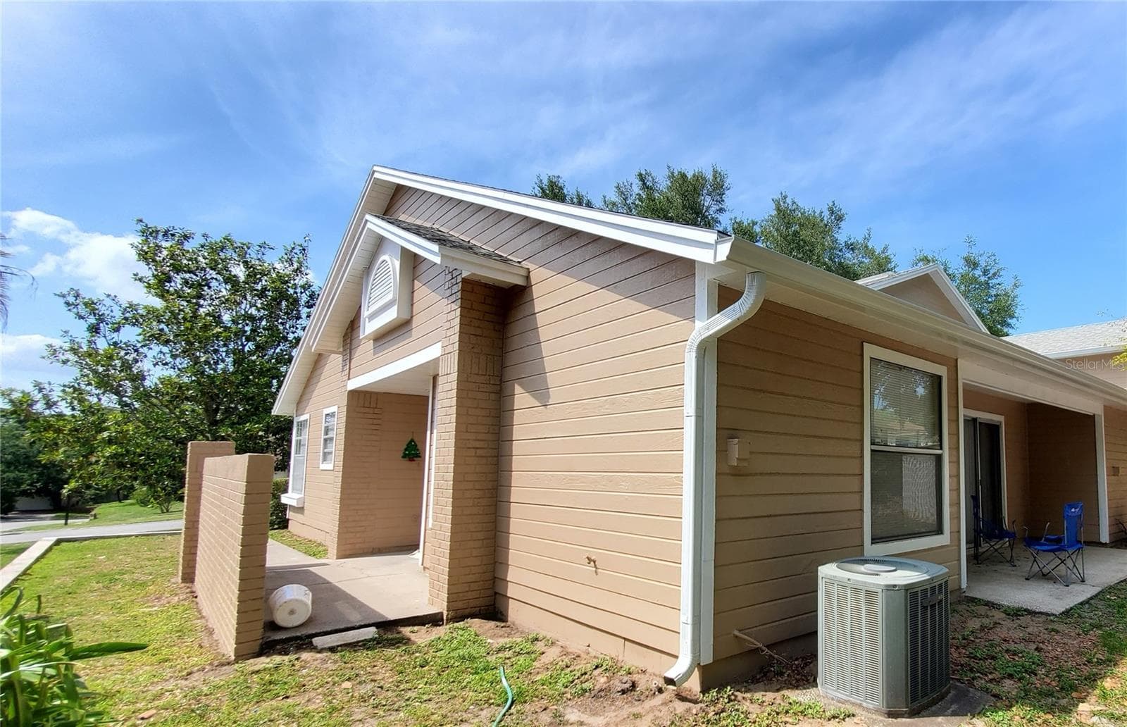 Half Duplex at 239 ALSTON DR, ORLANDO, photo 2 of 14