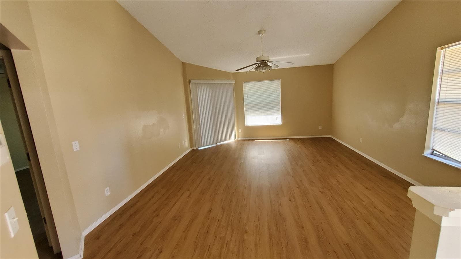 Half Duplex at 239 ALSTON DR, ORLANDO, photo 3 of 14