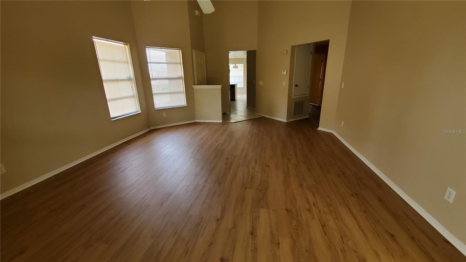 Half Duplex at 239 ALSTON DR, ORLANDO, photo 6 of 14