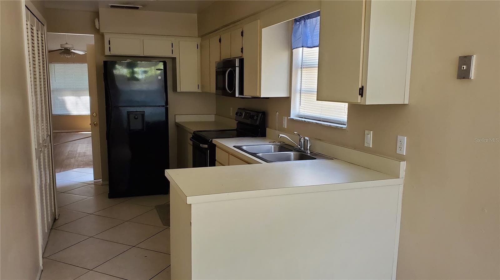 Half Duplex at 239 ALSTON DR, ORLANDO, photo 8 of 14