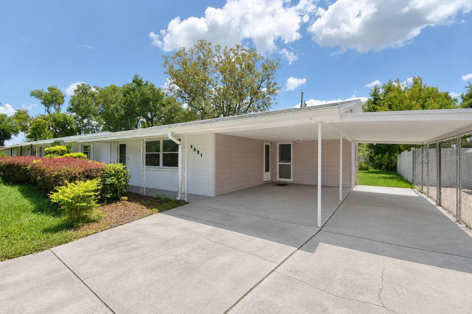 Single Family Residence at 2521 MCCRANIE PL, LAKELAND, photo 2 of 49