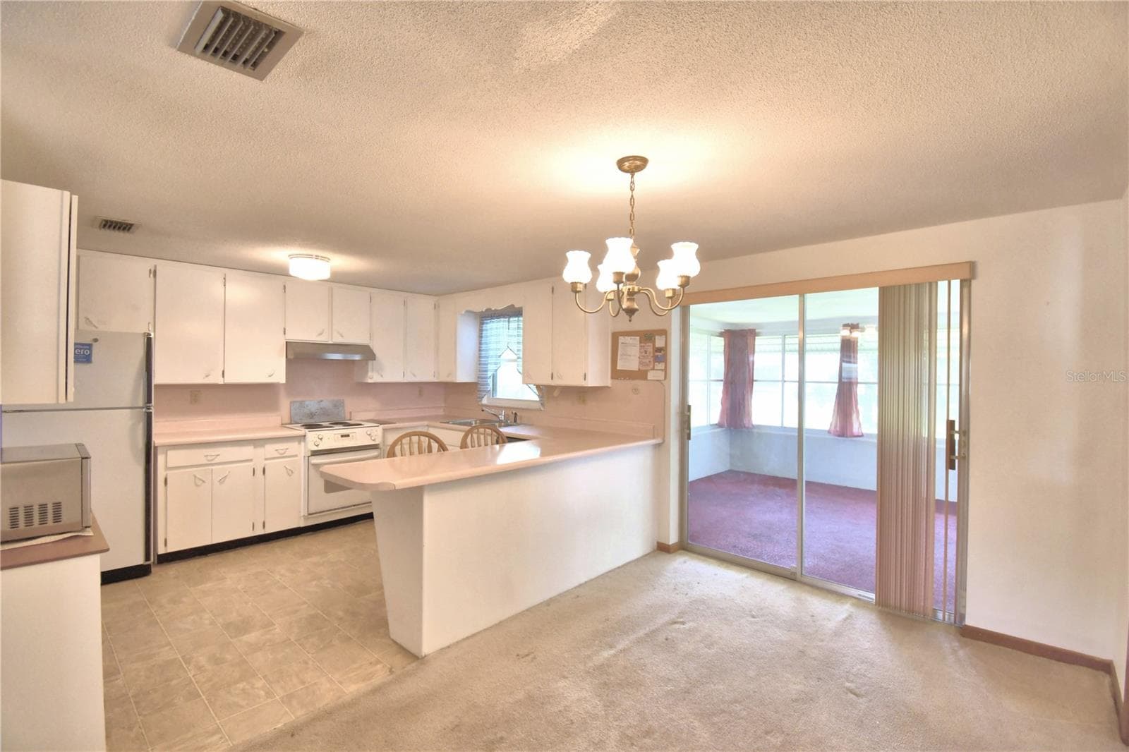 Single Family Residence at 2521 MCCRANIE PL, LAKELAND, photo 7 of 49