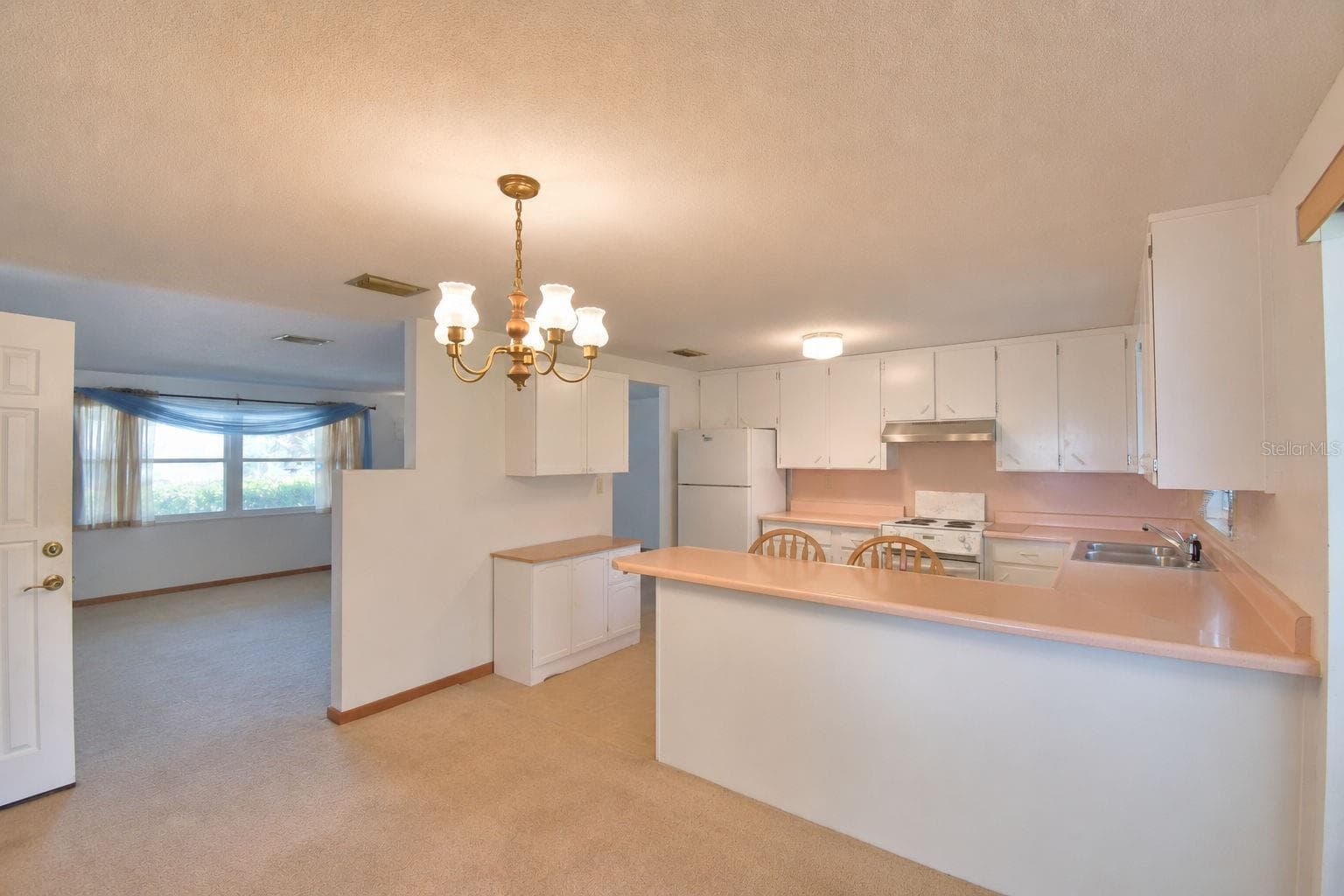 Single Family Residence at 2521 MCCRANIE PL, LAKELAND, photo 9 of 49