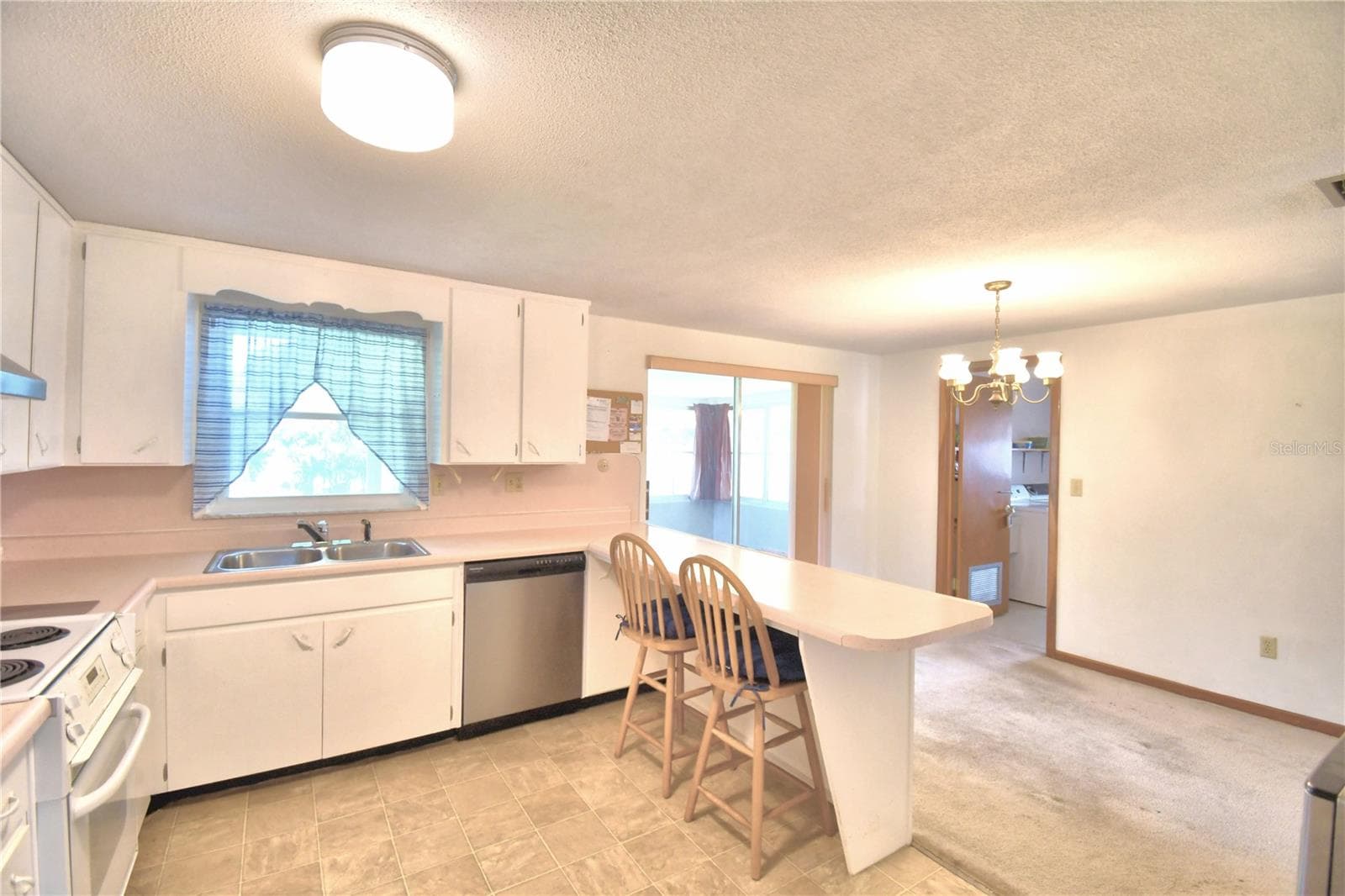 Single Family Residence at 2521 MCCRANIE PL, LAKELAND, photo 12 of 49