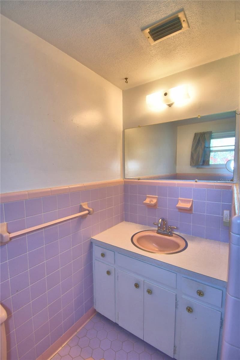 Single Family Residence at 2521 MCCRANIE PL, LAKELAND, photo 24 of 49