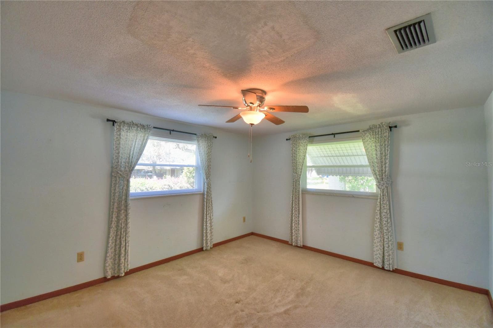 Single Family Residence at 2521 MCCRANIE PL, LAKELAND, photo 26 of 49