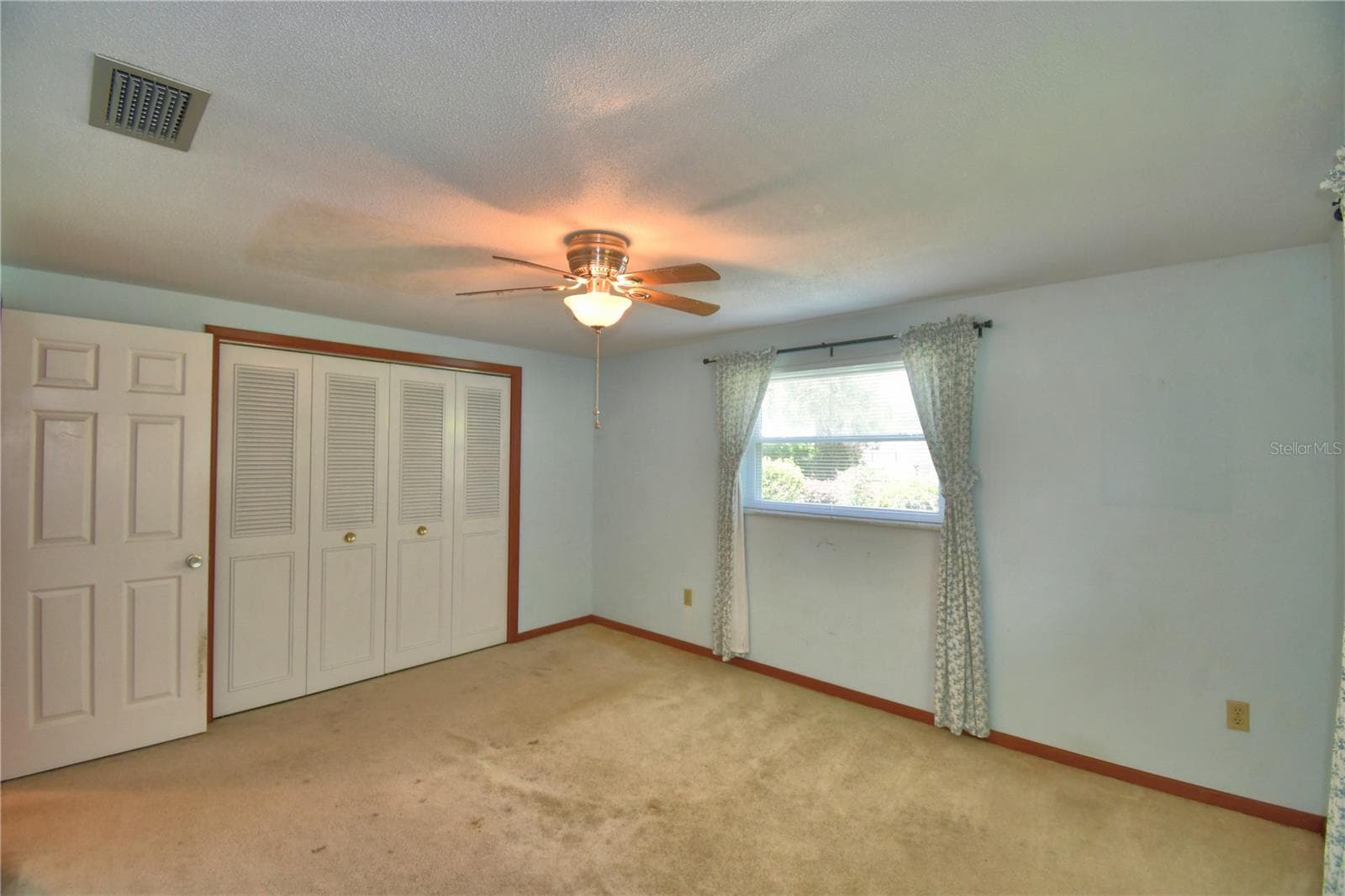 Single Family Residence at 2521 MCCRANIE PL, LAKELAND, photo 27 of 49