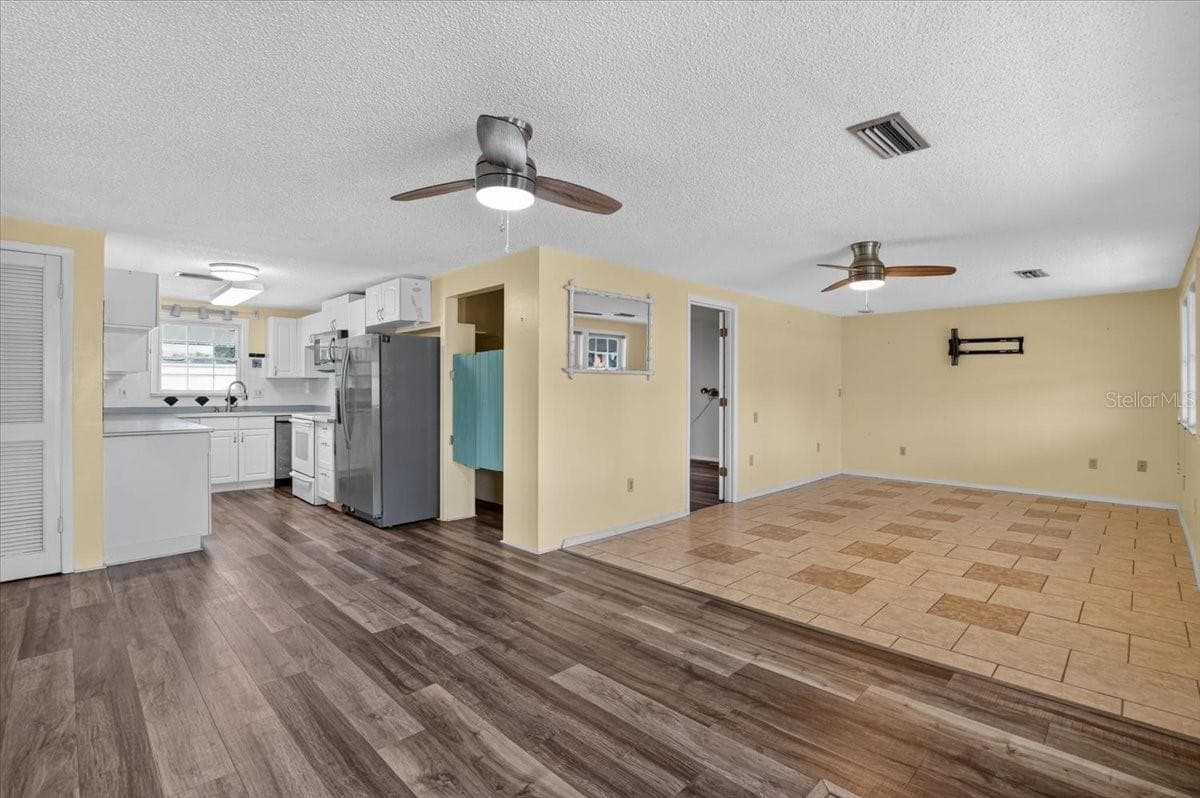 Single Family Residence at 524 SPRING AVE, ANNA MARIA, photo 6 of 38