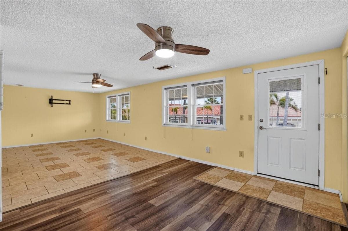 Single Family Residence at 524 SPRING AVE, ANNA MARIA, photo 7 of 38