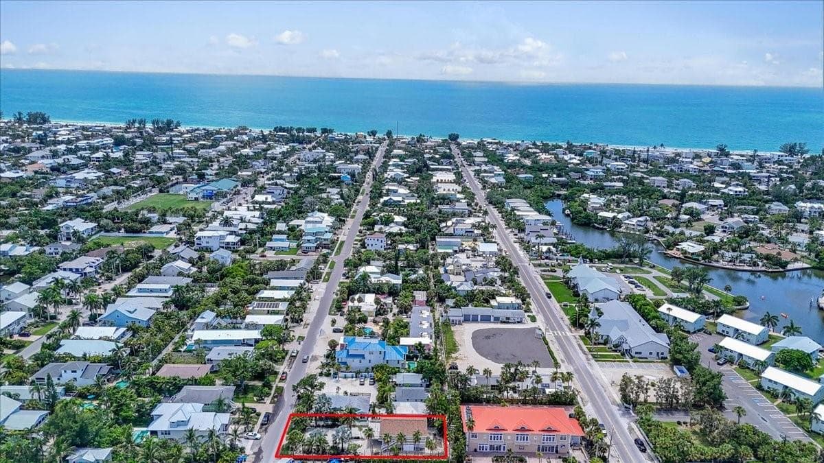Single Family Residence at 524 SPRING AVE, ANNA MARIA, photo 32 of 38
