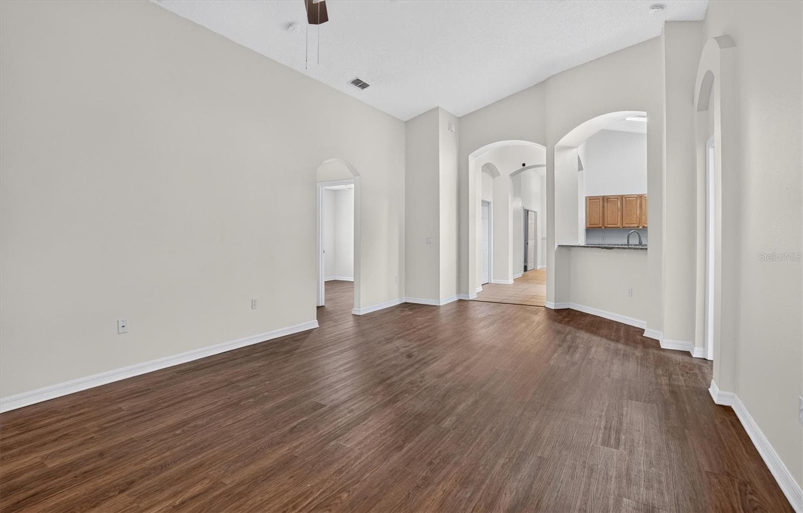Single Family Residence at 30707 PGA DR, SORRENTO, photo 6 of 25