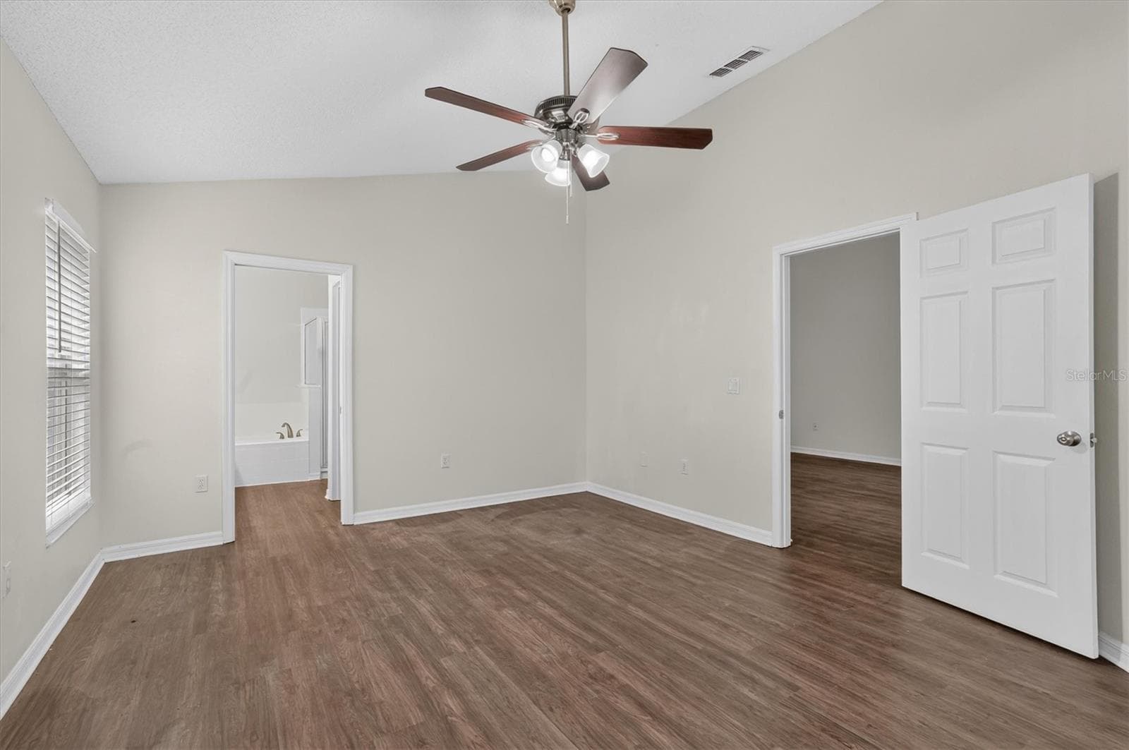 Single Family Residence at 30707 PGA DR, SORRENTO, photo 10 of 25