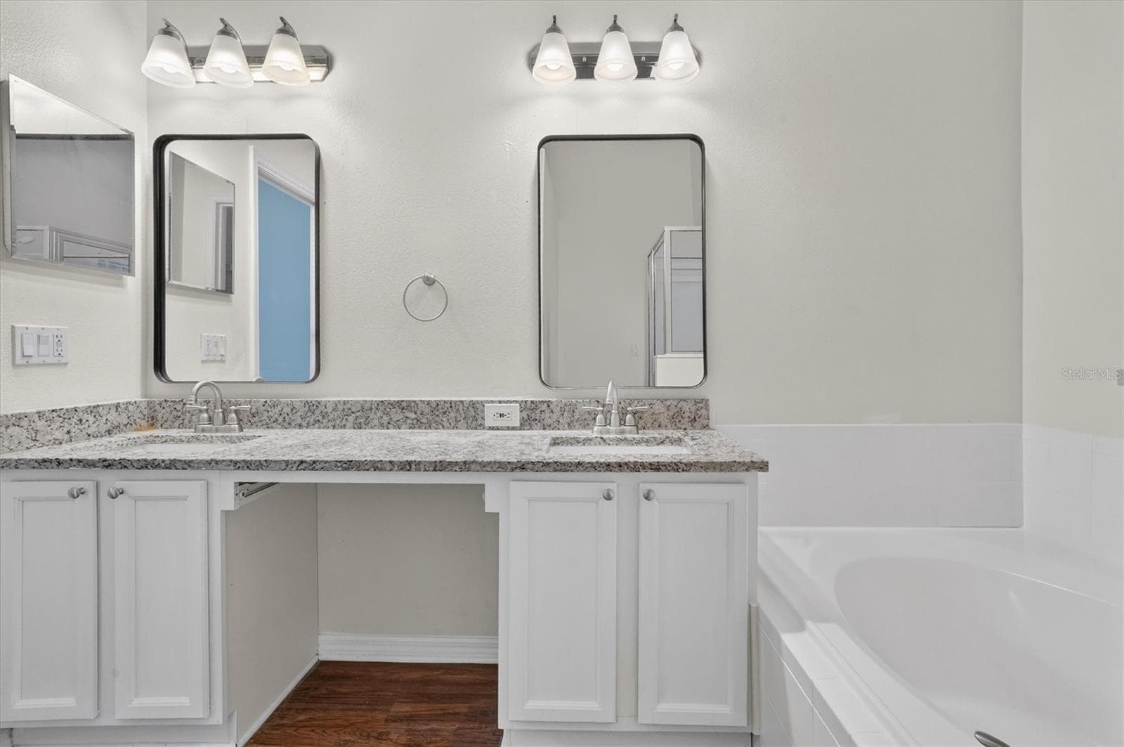 Single Family Residence at 30707 PGA DR, SORRENTO, photo 13 of 25