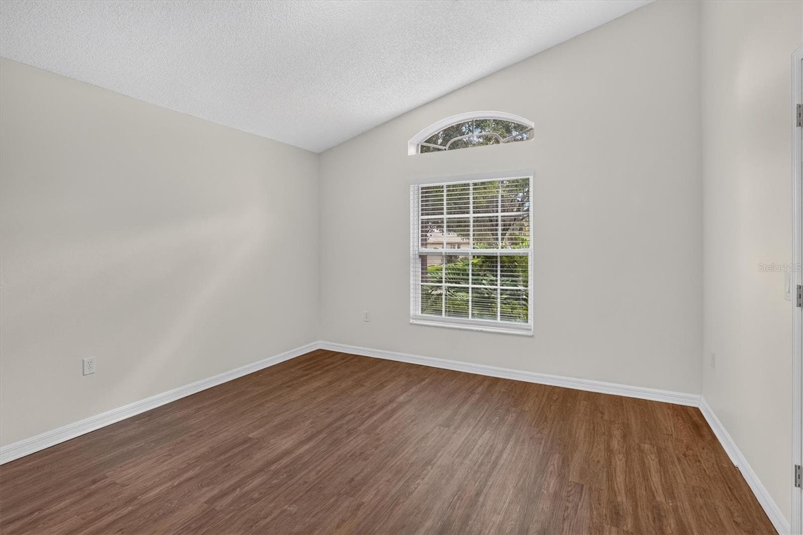 Single Family Residence at 30707 PGA DR, SORRENTO, photo 16 of 25