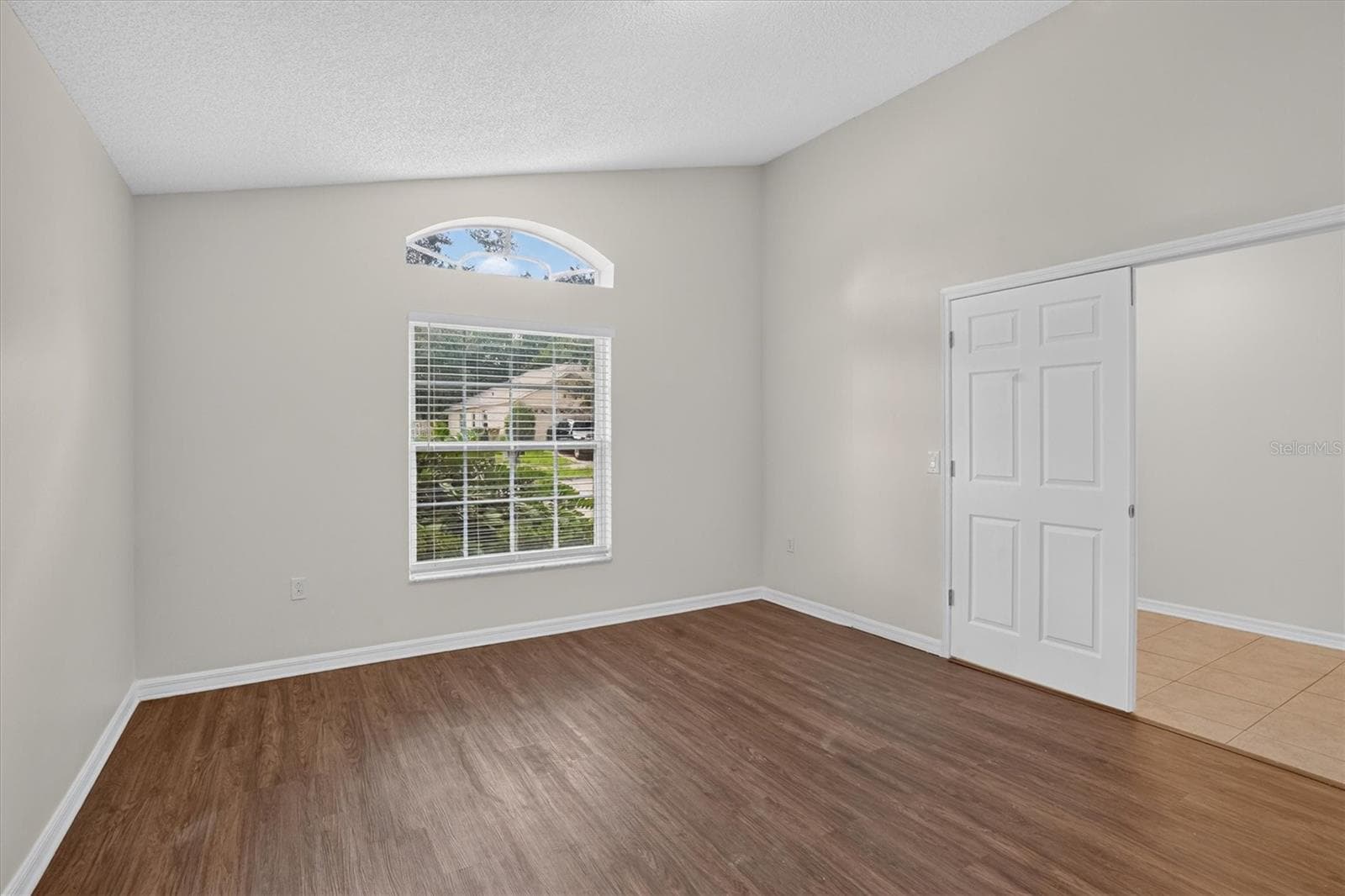 Single Family Residence at 30707 PGA DR, SORRENTO, photo 17 of 25