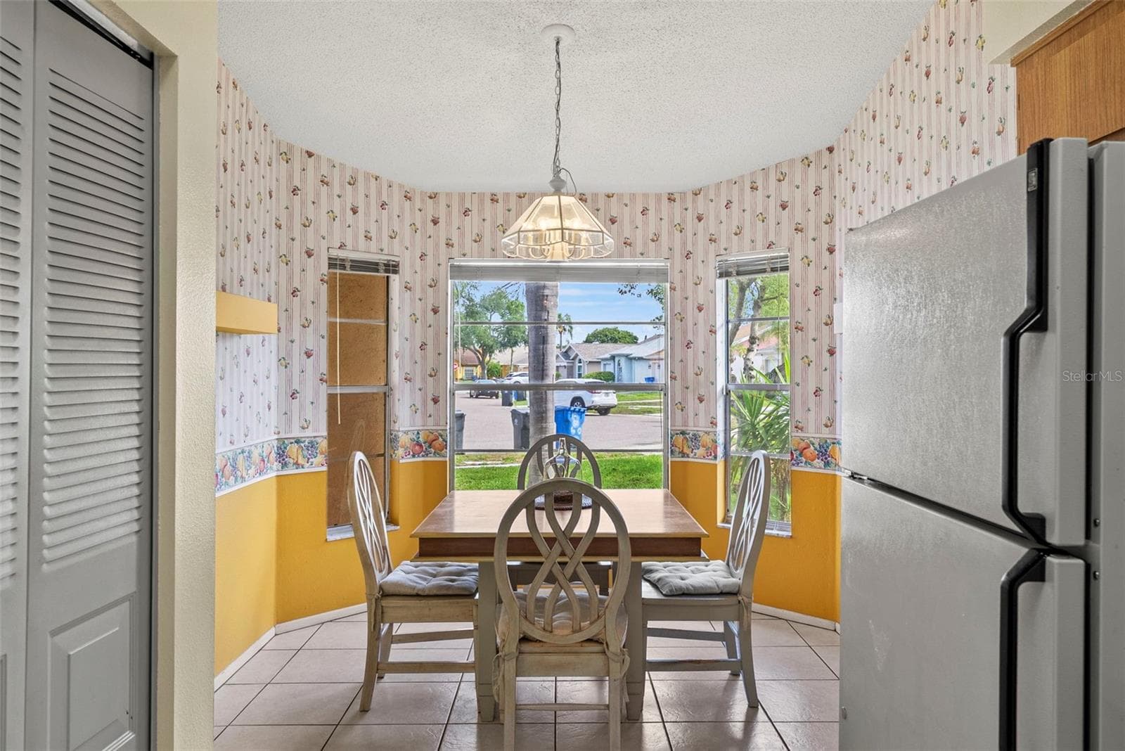 Single Family Residence at 8601 TWIN FARMS PL, TAMPA, photo 5 of 41