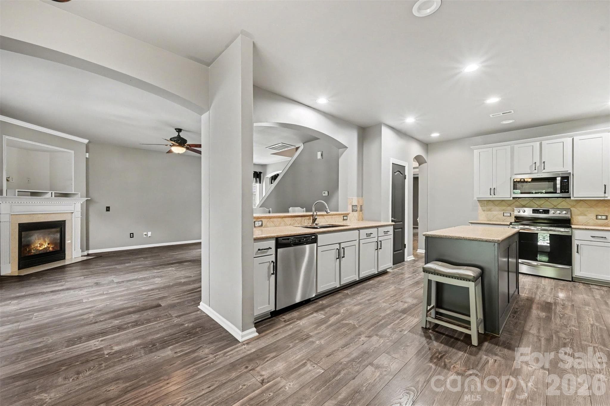 Single Family Residence at 10139 Alvarado Way, Charlotte, photo 15 of 48