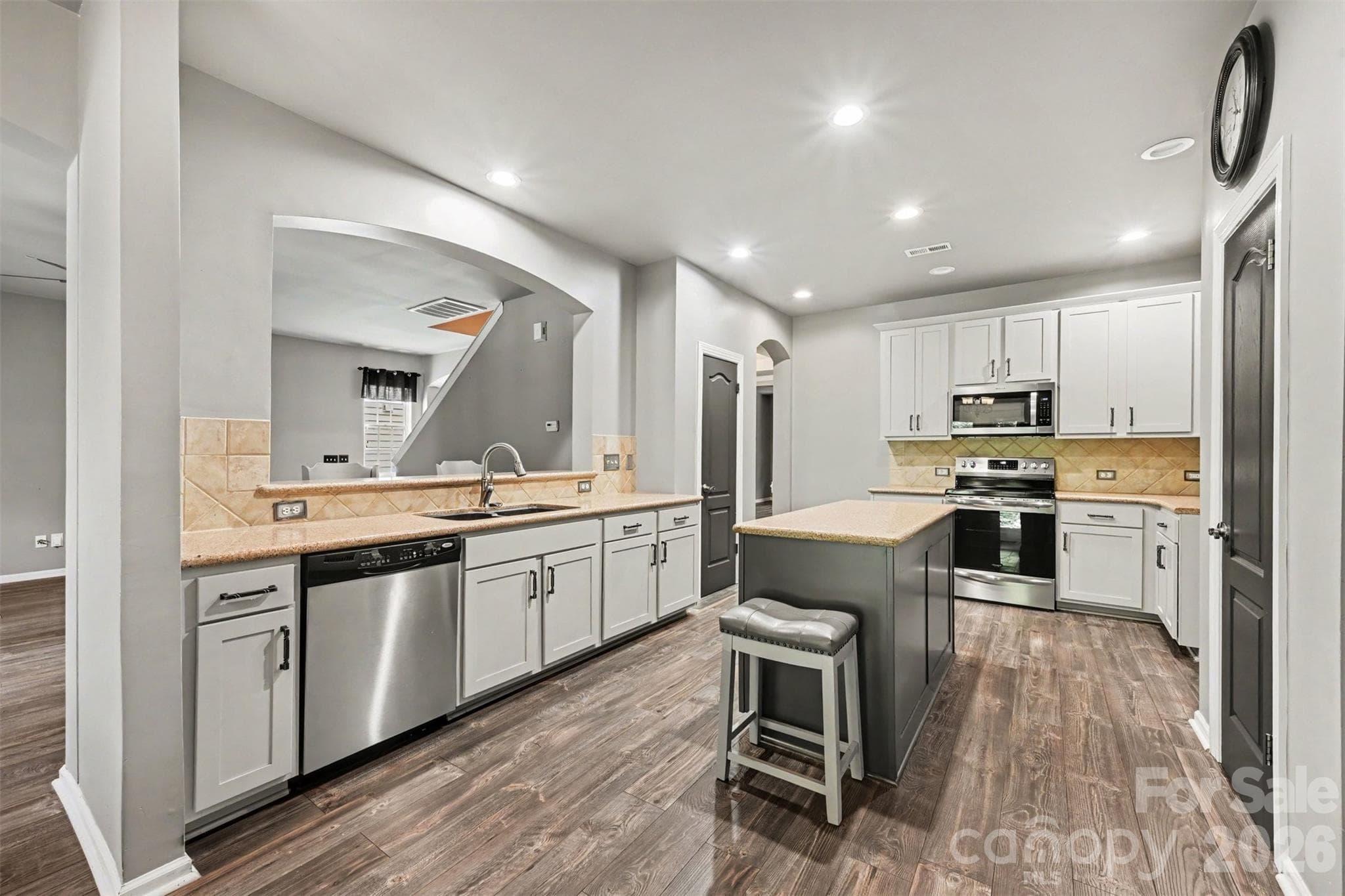 Single Family Residence at 10139 Alvarado Way, Charlotte, photo 16 of 48