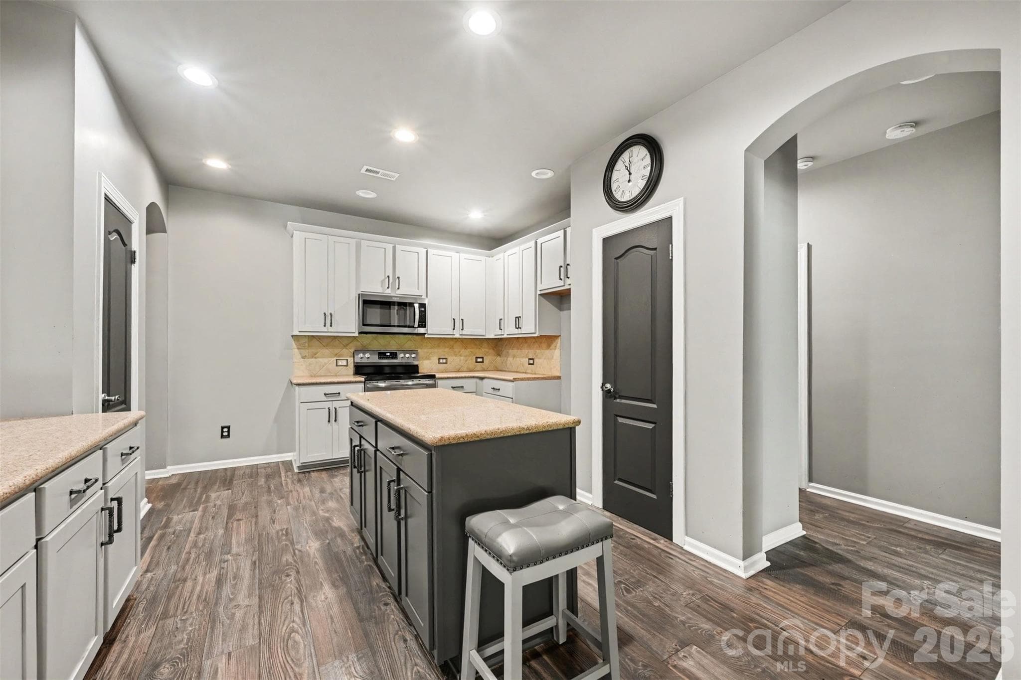 Single Family Residence at 10139 Alvarado Way, Charlotte, photo 17 of 48