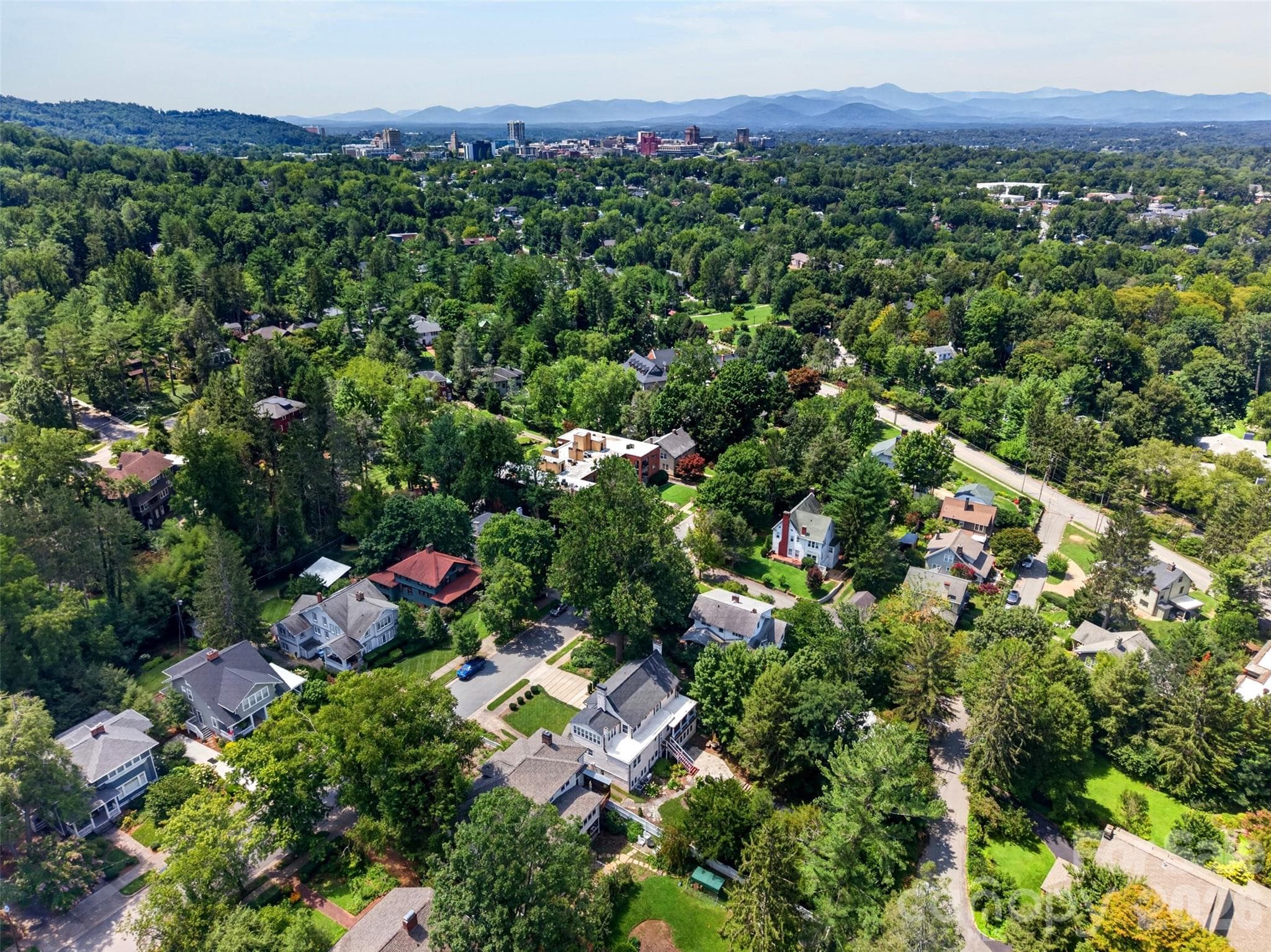 Neighborhood and proximity to downtown Asheville - 55 Edgemont Road, Asheville