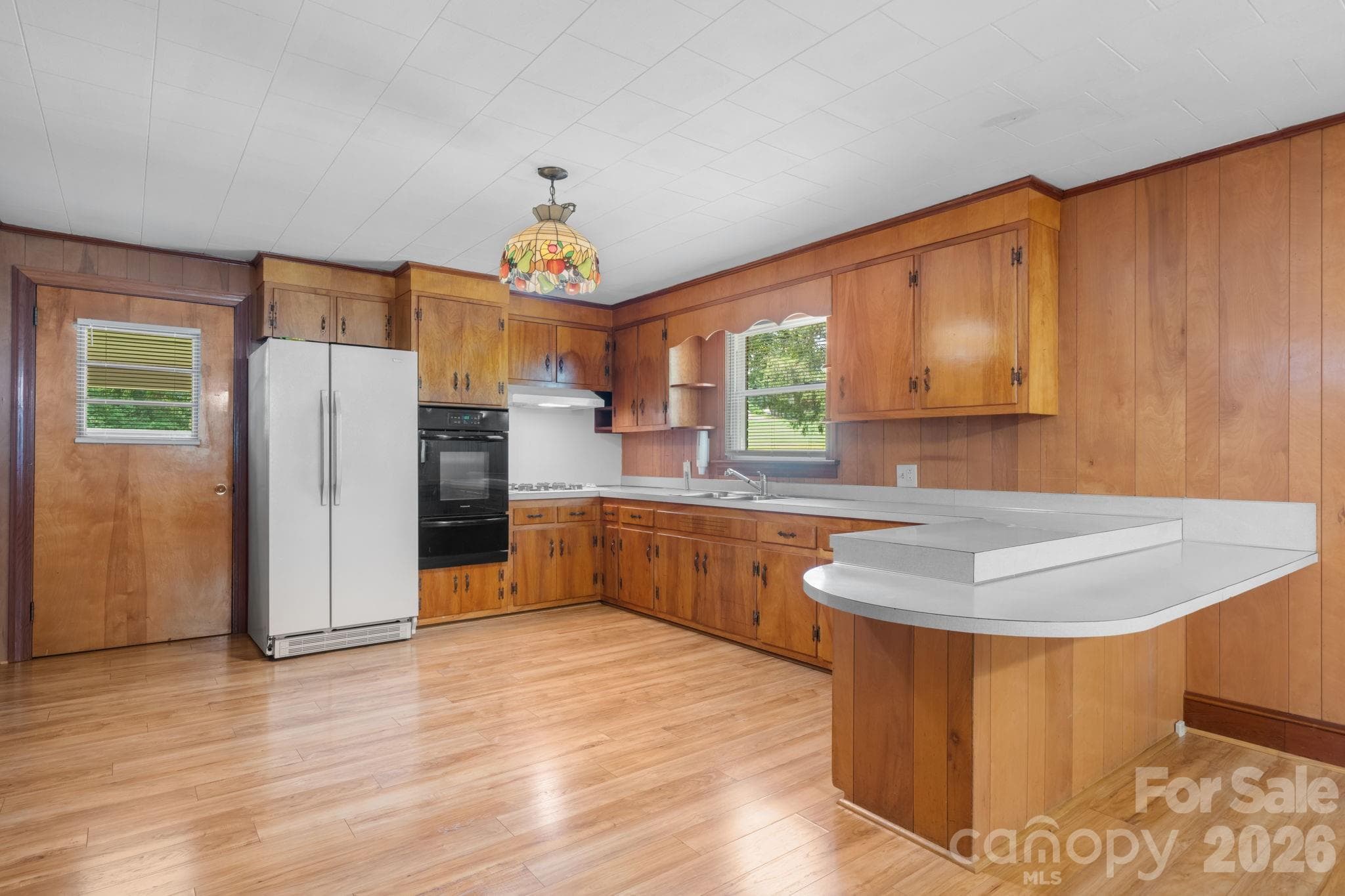 Large Prep Area For Cooking With Built In Breakfast Area - 4370 Dynasty Lane, Hudson