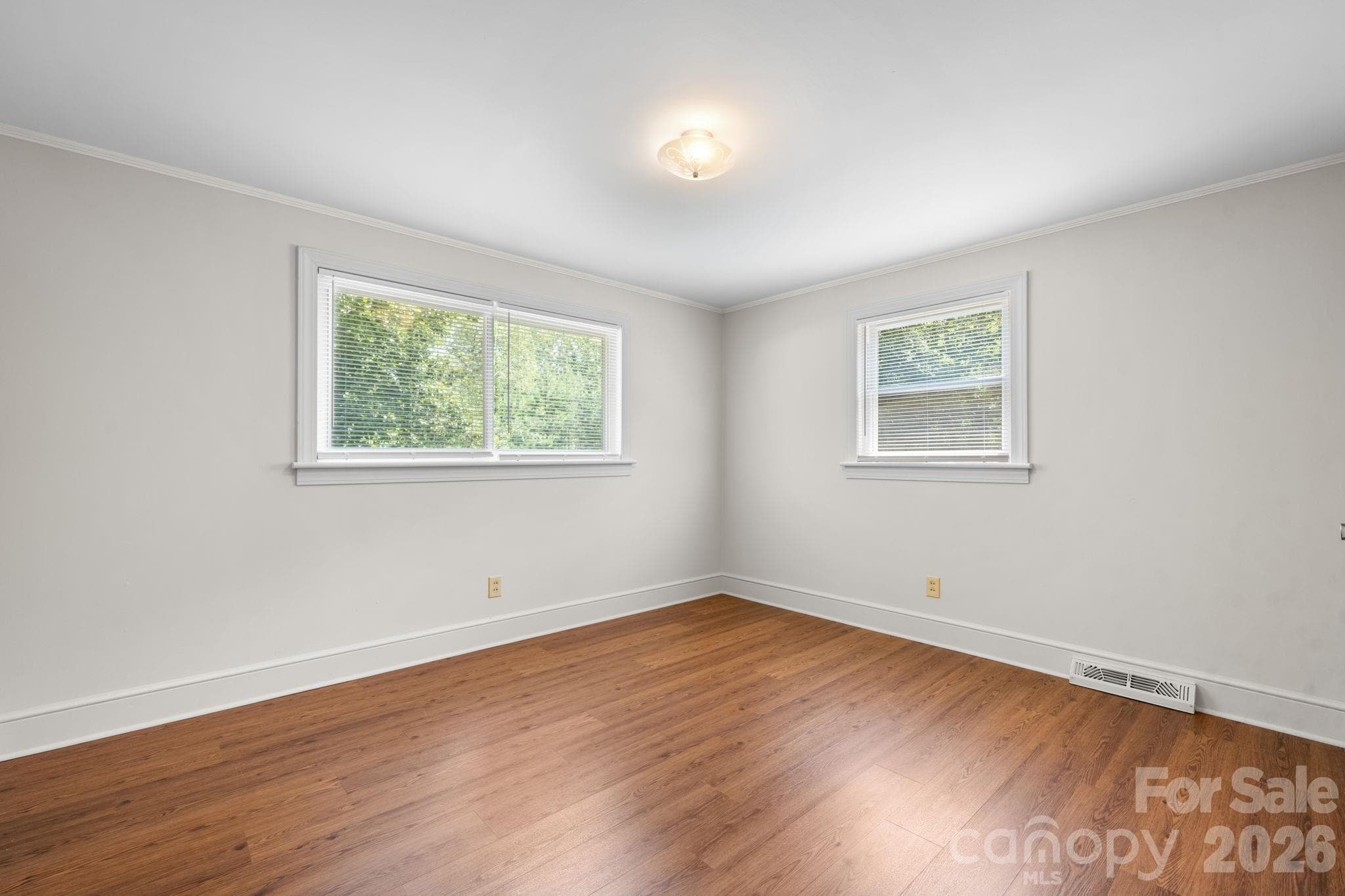This Bedroom Has a Half Bath! - 4370 Dynasty Lane, Hudson