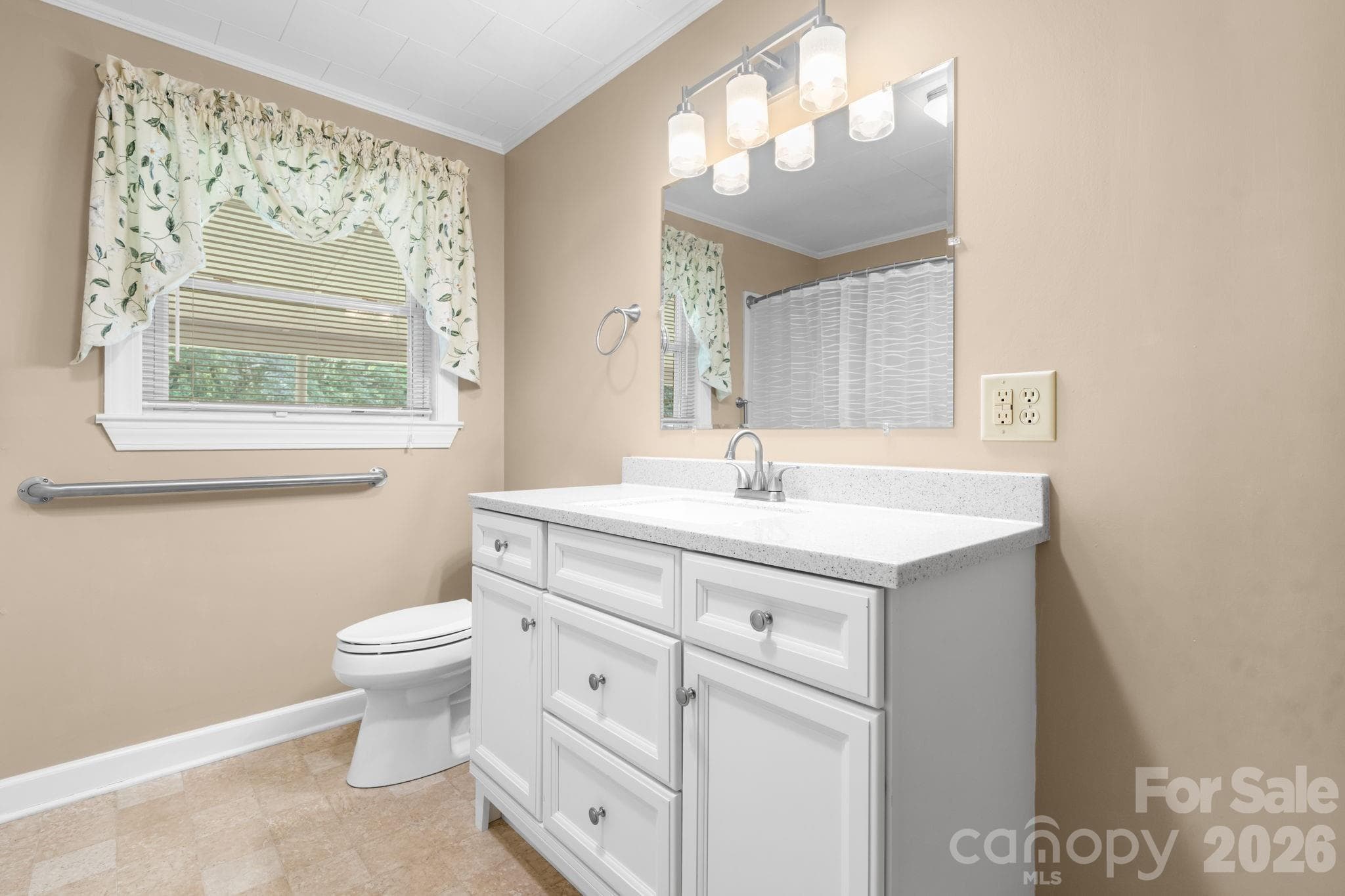 Updated Full Bath - 4370 Dynasty Lane, Hudson